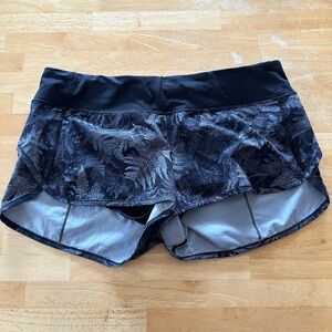 Lululemon shorts size 10
